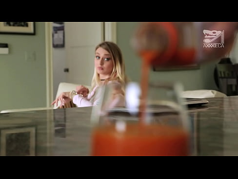 ❤️ Tfajla sħuna b'tits kbar u pussy strett gets vit minn jitlef, iżda diffiċli ħafna ️ Porno lilna ☑